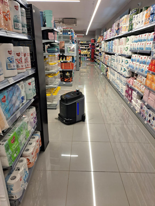 Wat is een industriële schoonmaakrobot en waarom kiezen steeds meer retailers hiervoor?